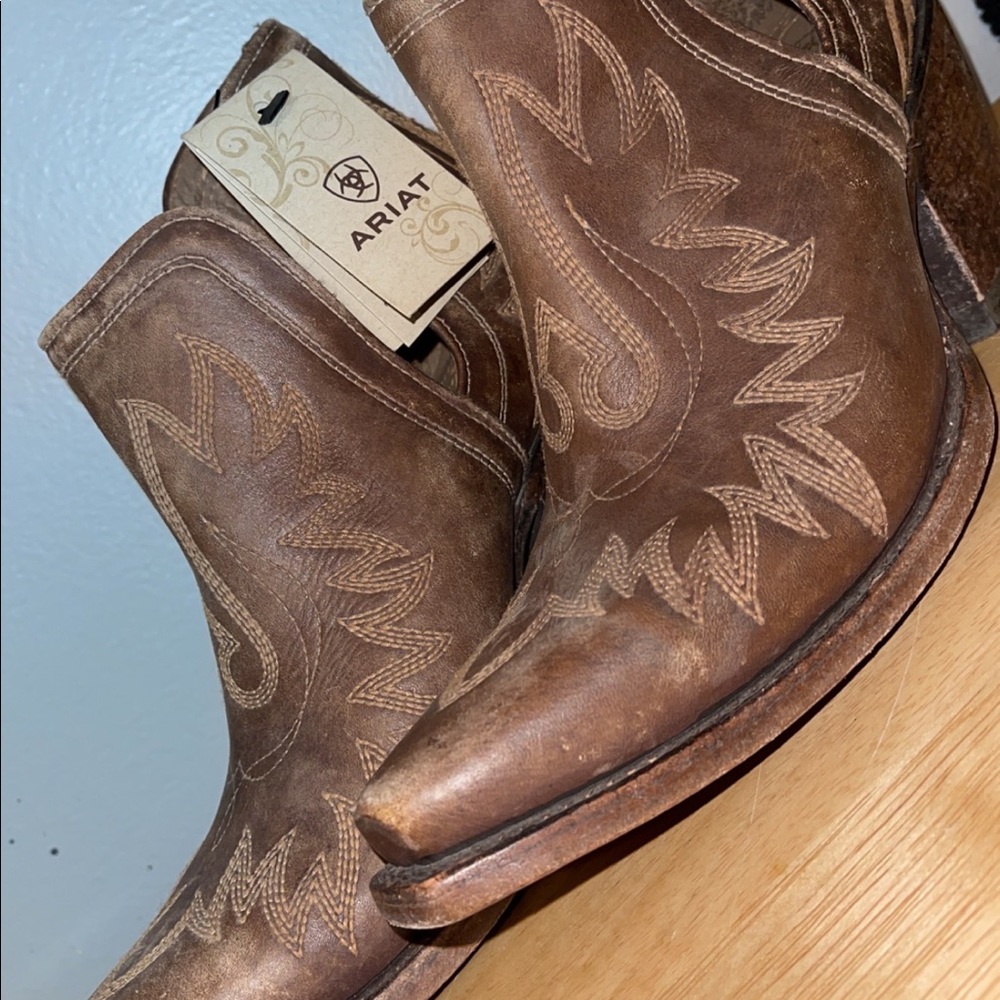 Ariat Womens Dixon Booties-Naturally Distressed Brown